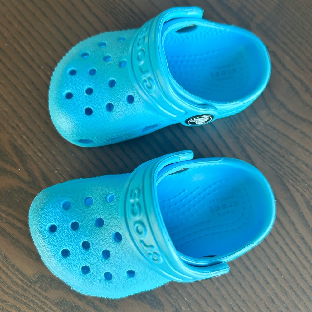 Crocs Toddler size 4 Blue Clogs